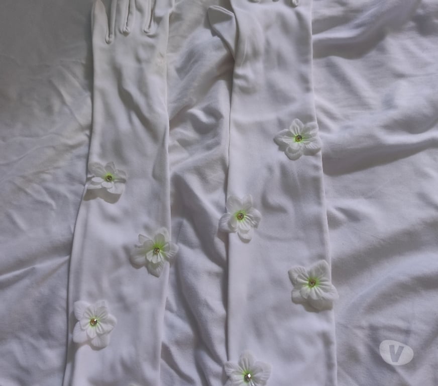 Vêtements occasion Bouches-du-Rhône Simiane Collongue - 13109 - Photos Vivastreet Jolie robe de mariée