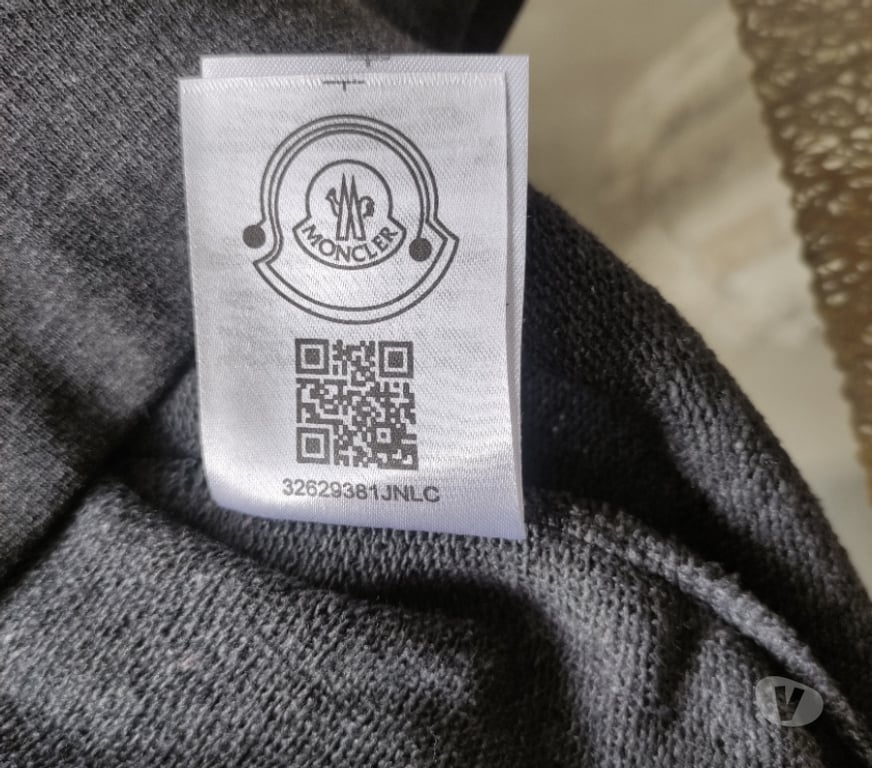 Vêtements occasion Pas-de-Calais Cuinchy - 62149 - Photos Vivastreet Vend pulls Moncler homme taille m