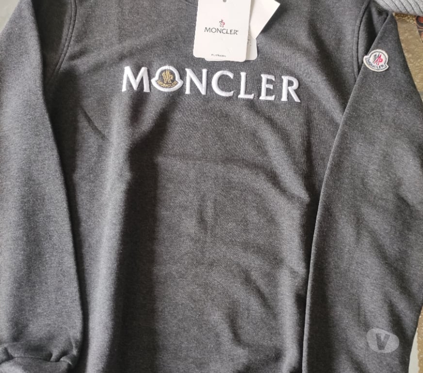 Vêtements occasion Pas-de-Calais Cuinchy - 62149 - Photos Vivastreet Vend pulls Moncler homme taille m