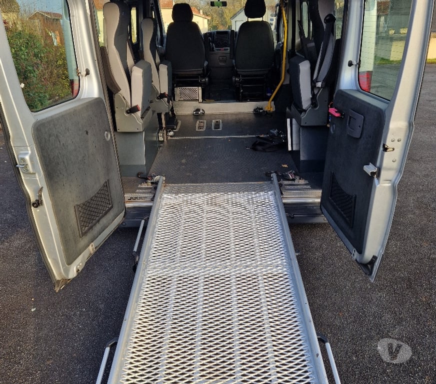 Véhicules commerciaux & utilitaires d'occasion Haute-Vienne Limoges - Photos Vivastreet Peugeot boxer TPRM vasp