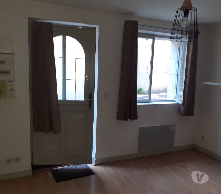 Location appartement Charente Angouleme - 16000 - Photos Vivastreet studio très lumineux 21m²