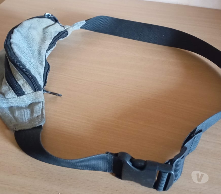 Accessoires - Bagagerie Gironde Talence - 33400 - Photos Vivastreet Sac banane en tissus gris bleu