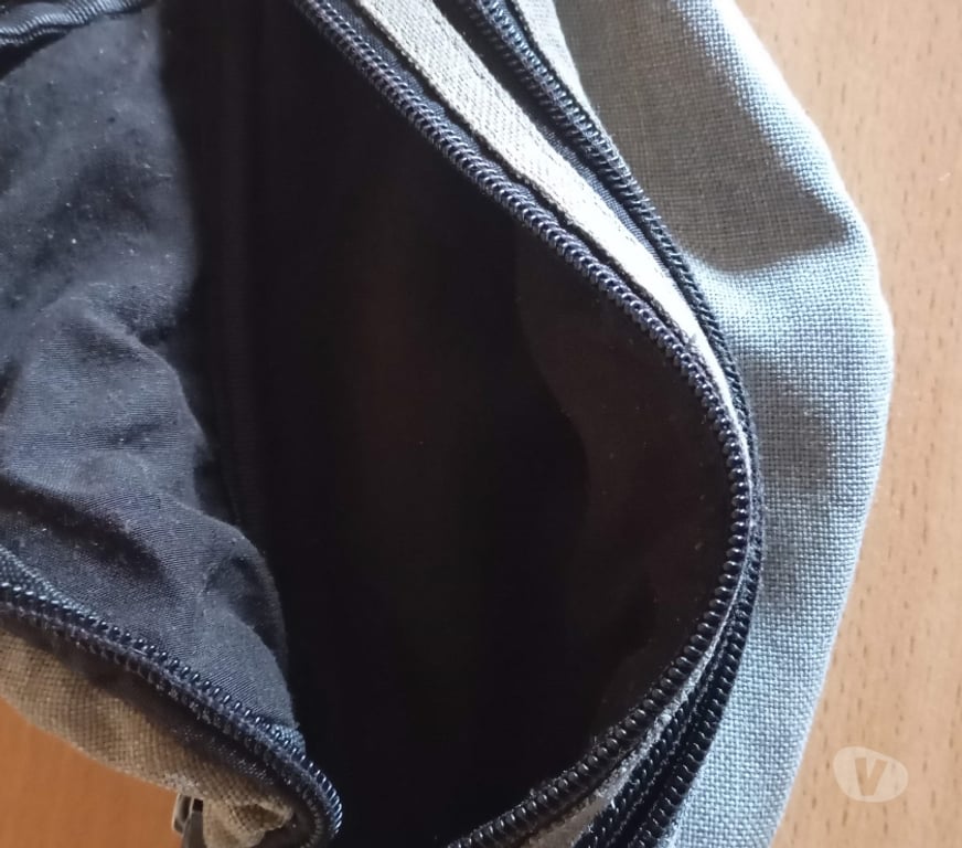 Accessoires - Bagagerie Gironde Talence - 33400 - Photos Vivastreet Sac banane en tissus gris bleu