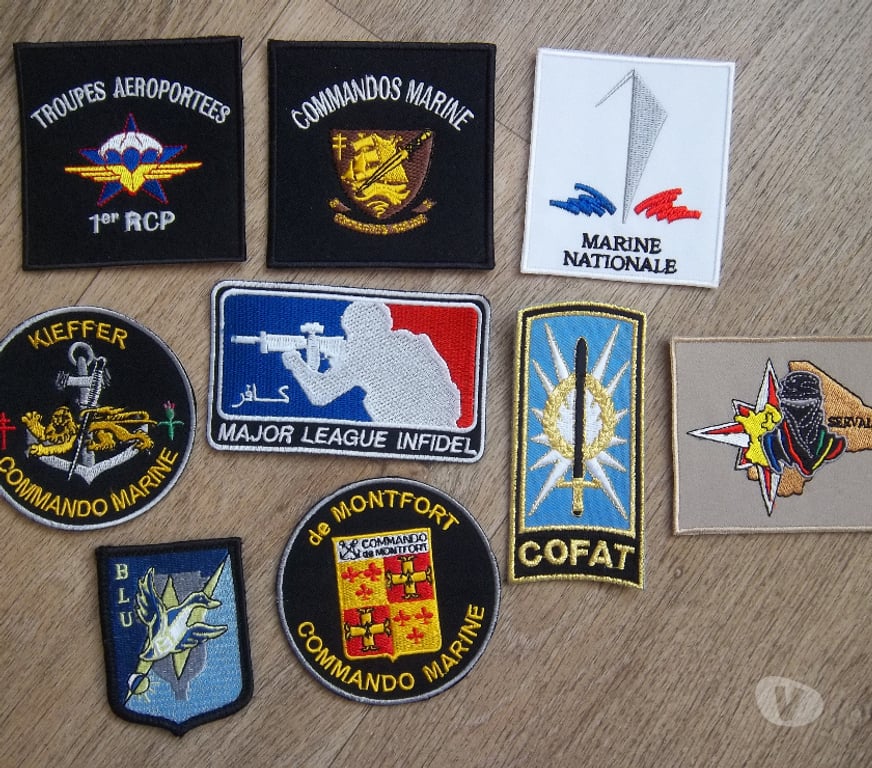 Collection Manche Valognes - 50700 - Photos Vivastreet lot 9 écussons collection militaire insignes