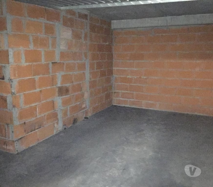 Parkings - Garages Haute-Garonne Toulouse - Photos Vivastreet LOCATION box fermé TOULOUSE - Saint-Aubin