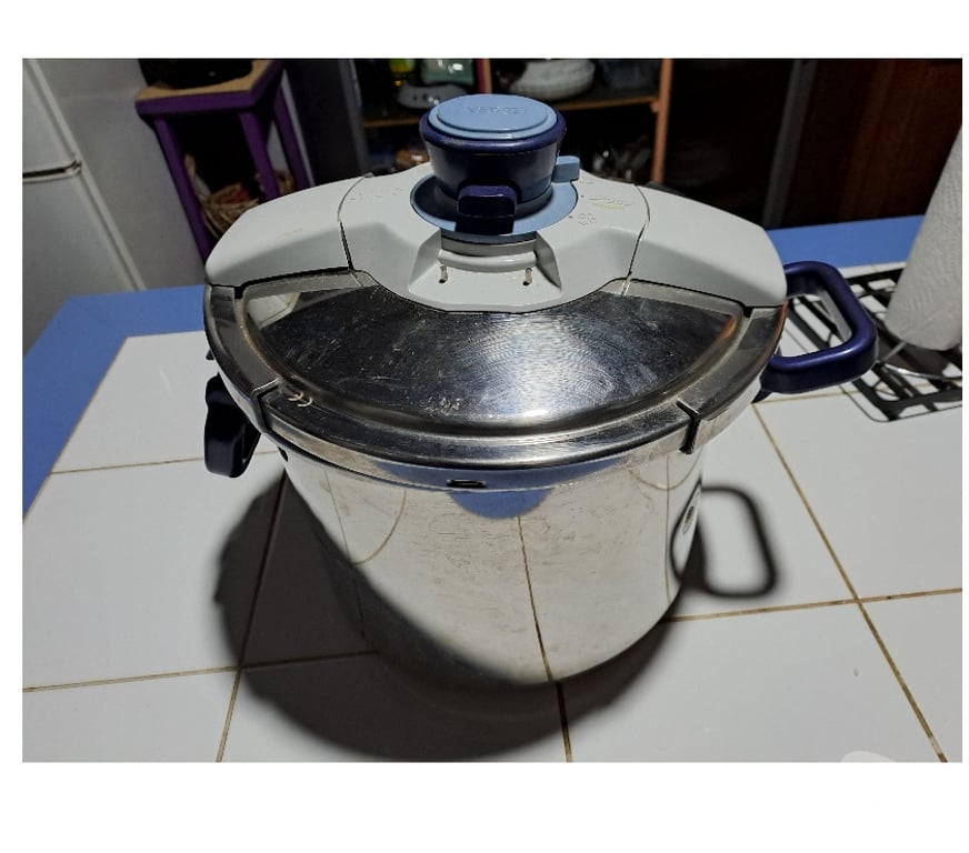 Ameublement & art de la table Seine-et-Marne Montceaux les Provins - 77151 - Photos Vivastreet cocotte minute seb