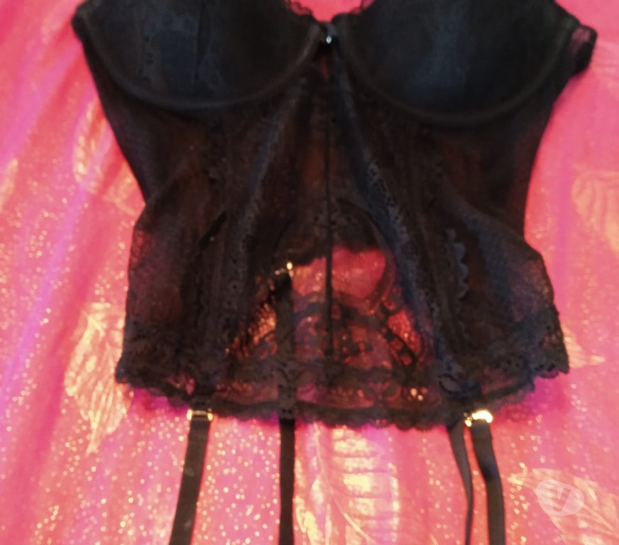 Vêtements occasion Indre-et-Loire Chinon - 37500 - Photos Vivastreet Très belle guêpière dentelle satin