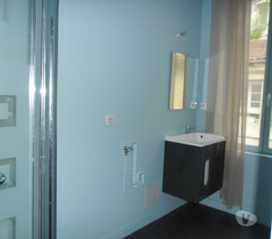 Location appartement Charente Angouleme - 16000 - Photos Vivastreet studio très lumineux 30m²