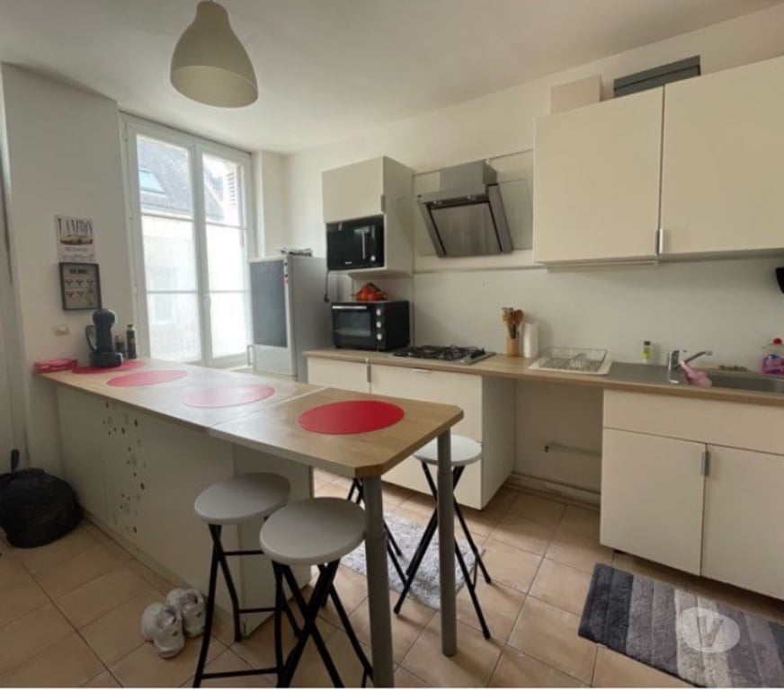 Location appartement Indre-et-Loire Blere - 37150 - Photos Vivastreet Appartement T2, hyper centre Bléré disponible rapidement