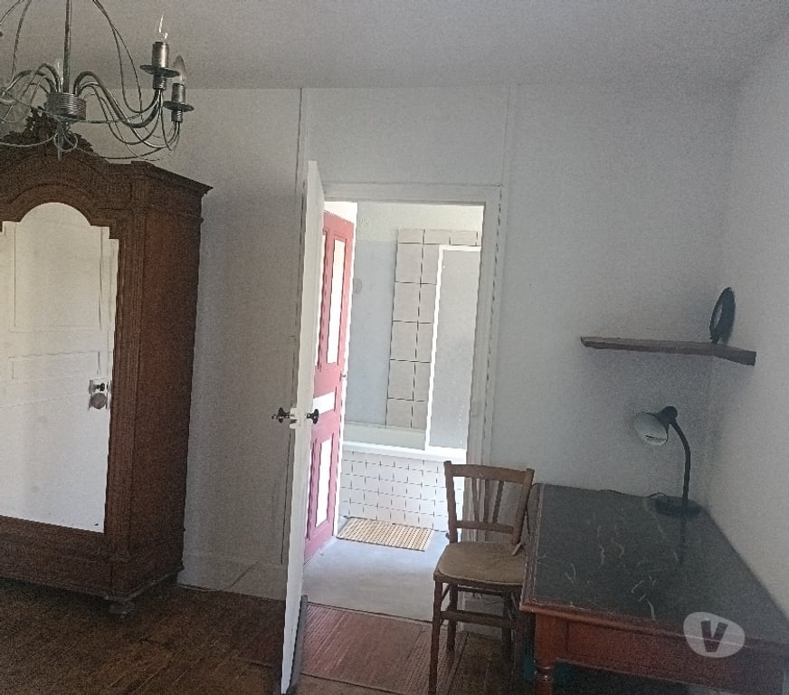 Appartement meublé Drôme Crest - 26400 - Photos Vivastreet T2 MEUBLE 7 MN A PIED DU CENTRE VILLE