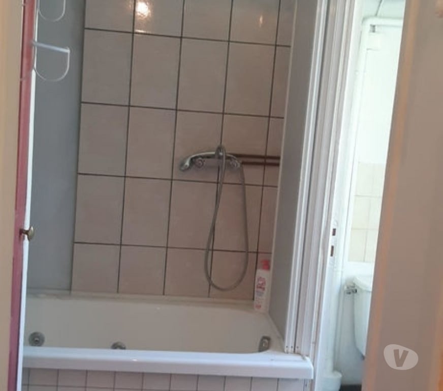 Appartement meublé Drôme Crest - 26400 - Photos Vivastreet T2 MEUBLE 7 MN A PIED DU CENTRE VILLE