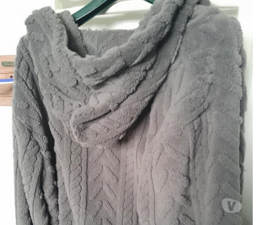 Vêtements occasion Calvados Caumont l'Evente - 14240 - Photos Vivastreet Veste à capuche unie pour homme