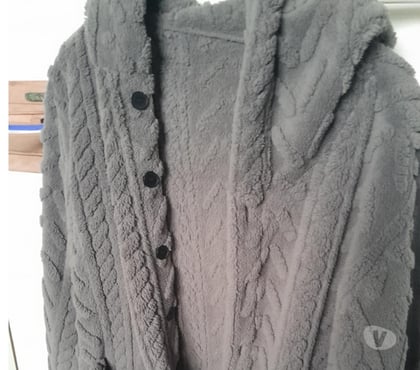 Vêtements occasion Caumont l'Evente Calvados - Photos Vivastreet Veste à capuche unie pour homme