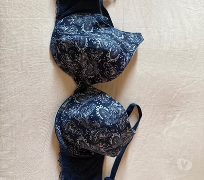 Vêtements occasion Courbevoie Hauts-de-Seine - Photos Vivastreet Vend soutien gorge Bleu 95F