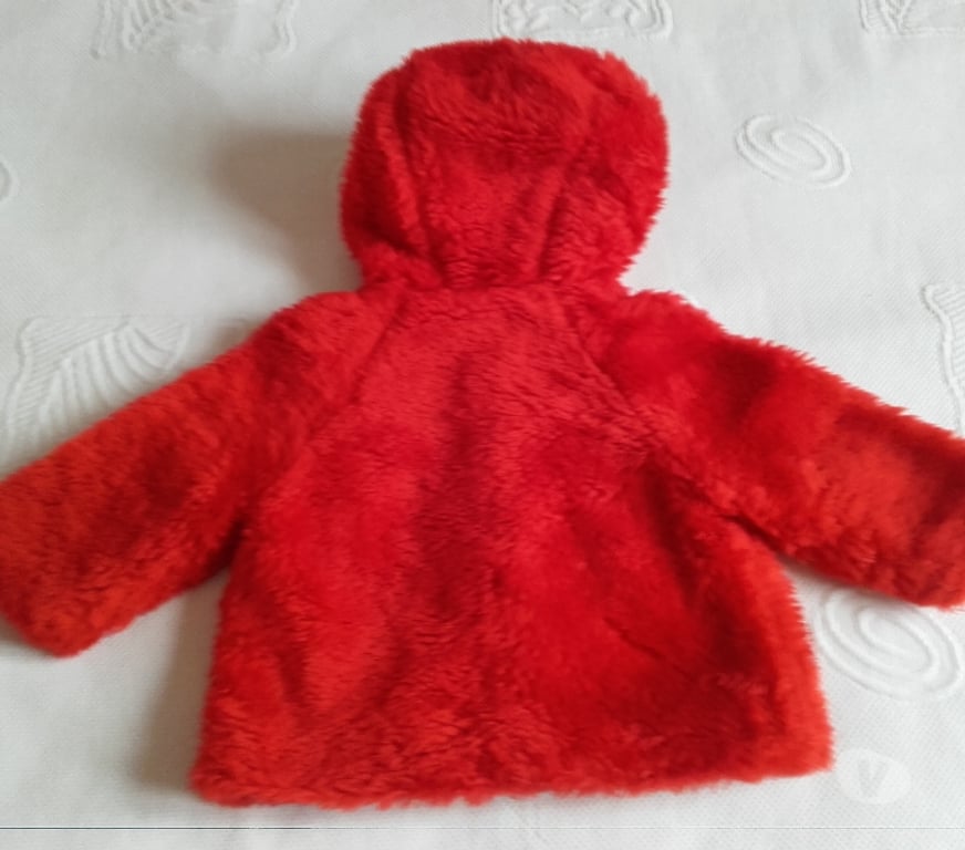 Vêtements bébés Loiret Beaugency - 45190 - Photos Vivastreet Manteau à capuche Rouge 12 18 mois