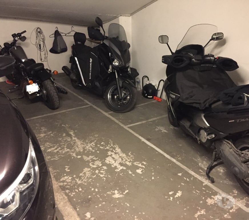 Parkings - Garages Paris Paris 17ème ardt - 75017 - Photos Vivastreet BOX MOTO SCOOTER PARIS 17 PORTE MAILLOT TERNES
