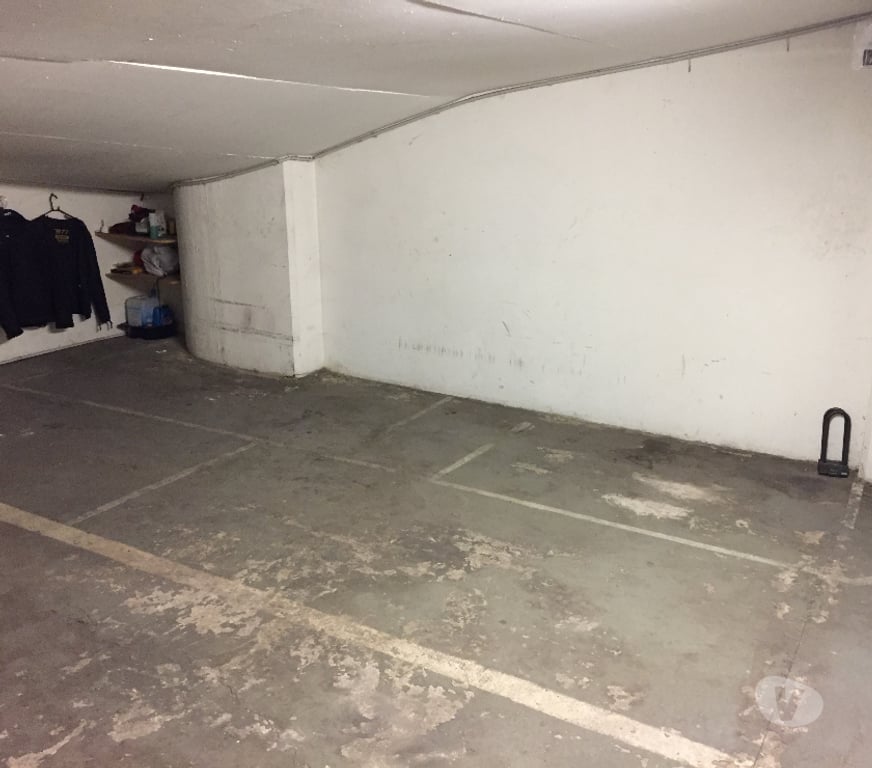 Parkings - Garages Paris Paris 17ème ardt - 75017 - Photos Vivastreet BOX MOTO SCOOTER PARIS 17 PORTE MAILLOT TERNES