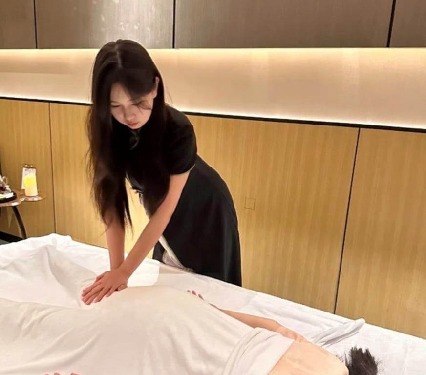 Massages Paris Paris 17ème ardt - 75017 - Photos Vivastreet 0767604845 Télé métro Pereire Paris massage