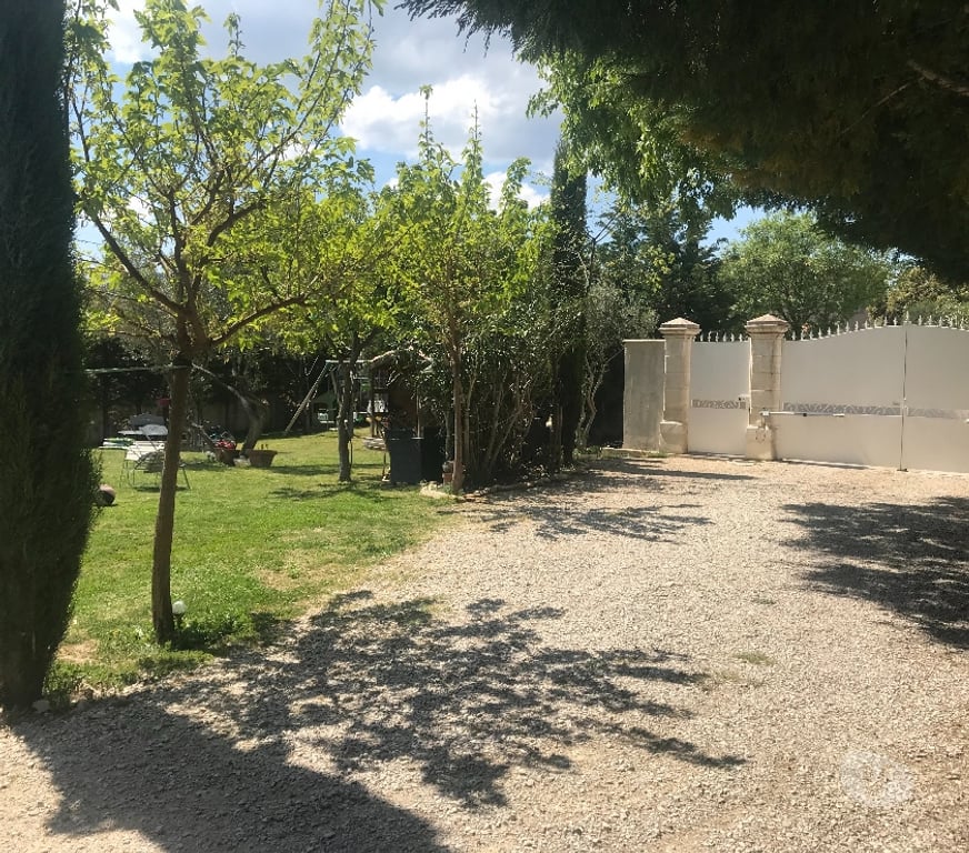 Vente Maison Gard Lirac - 30126 - Photos Vivastreet Maison Bastide avec jardin arboré 600 m² – Lirac