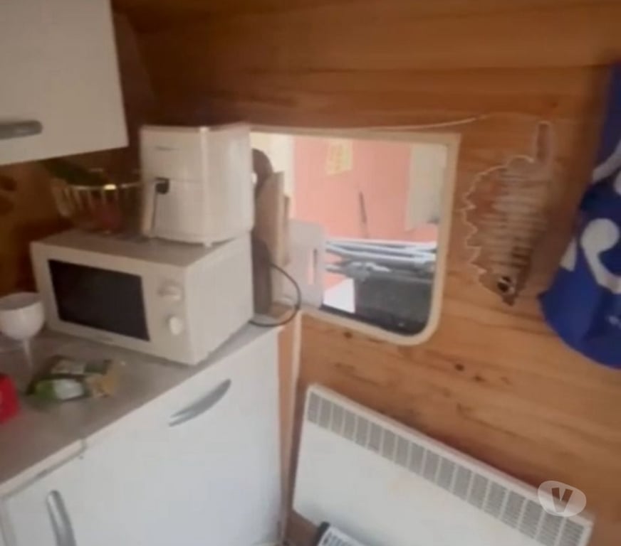 Caravane d'occasion Val-de-Marne Champigny sur Marne - 94500 - Photos Vivastreet Caravane de cuisine