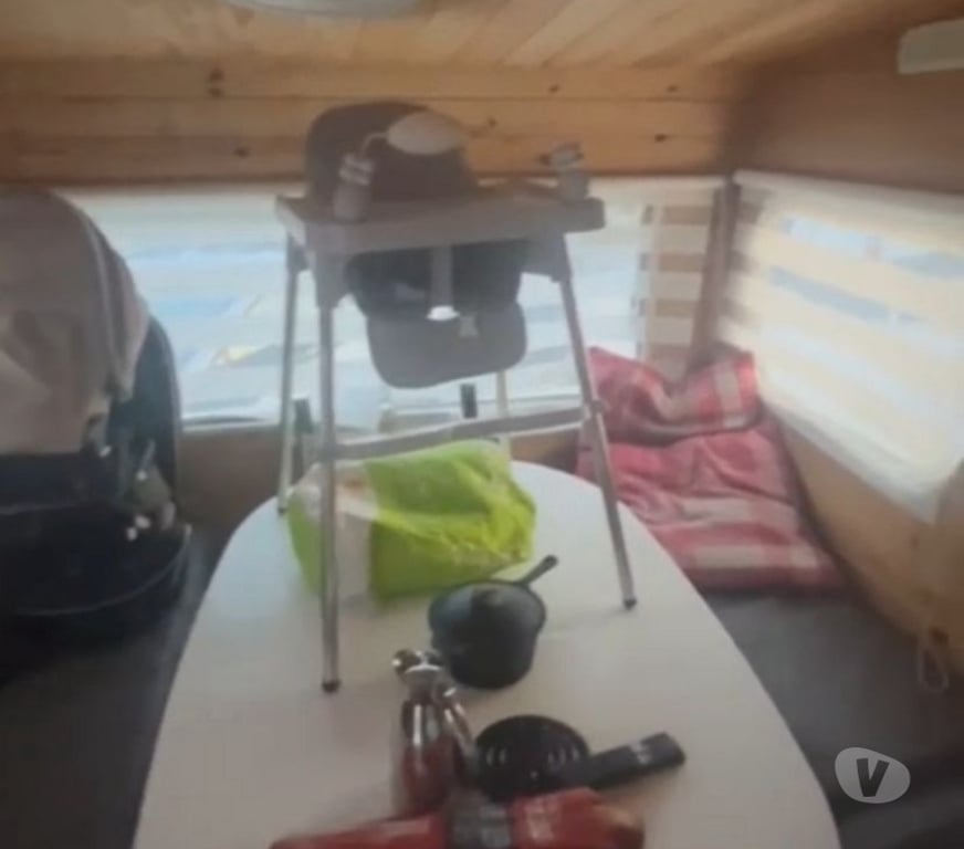 Caravane d'occasion Val-de-Marne Champigny sur Marne - 94500 - Photos Vivastreet Caravane de cuisine