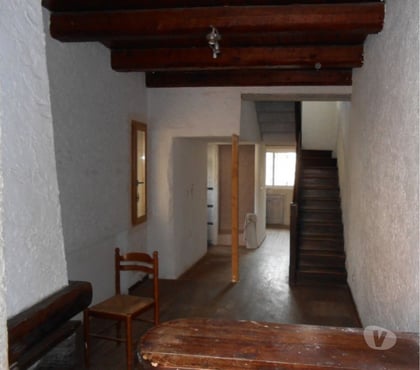 Location appartement St Raphael Var - Photos Vivastreet F2 50 m2 en duplex au 1er étage avec jardin au centre ville