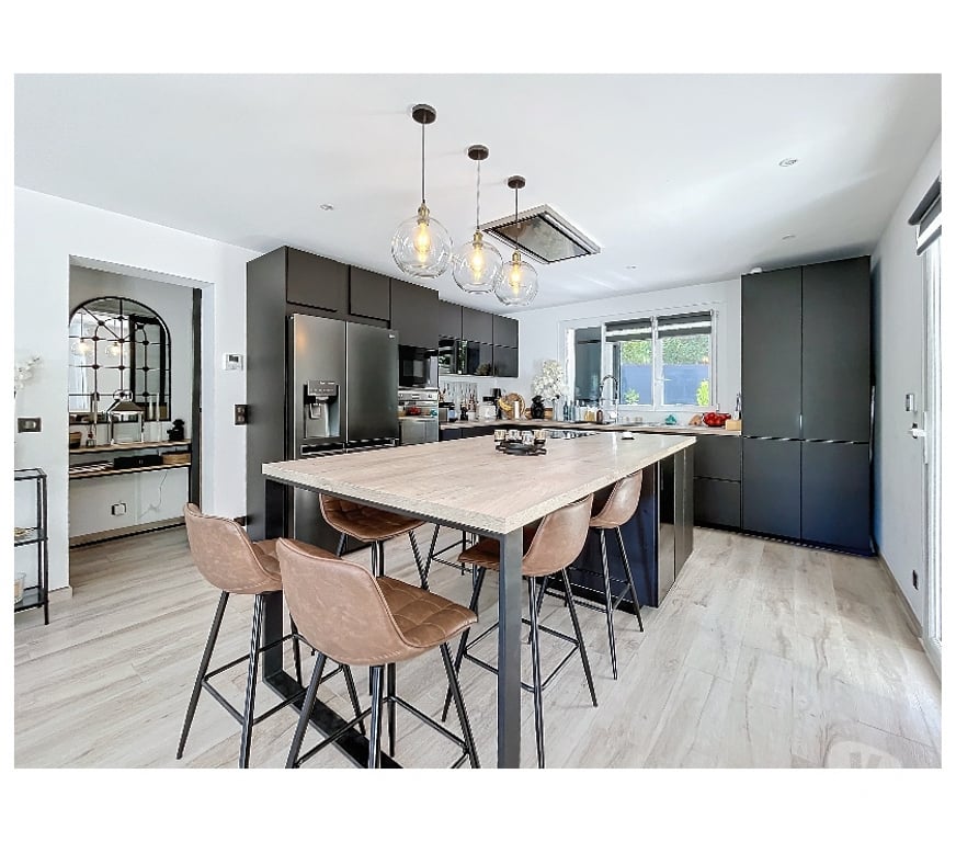 Vente Maison Alpes-Maritimes Mouans Sartoux - 06370 - Photos Vivastreet Villa de 170 m2 entièrement rénovée