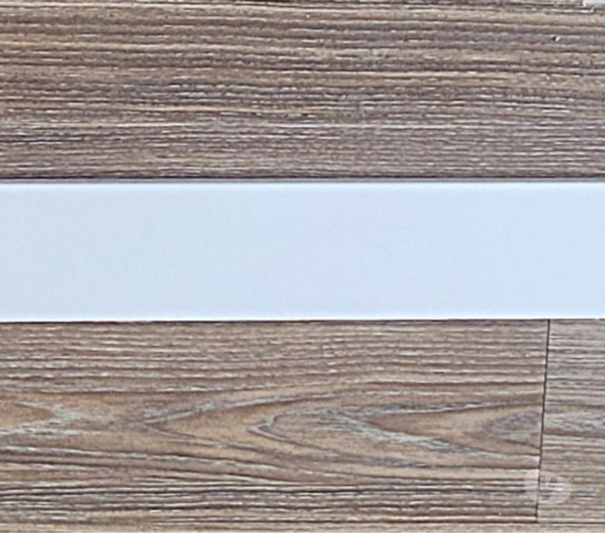  Maine-et-Loire Angers - Photos Vivastreet 1 plinthe MDF prépeinte blanche