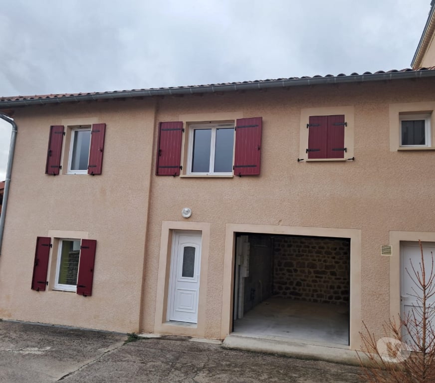 Location maison Puy-de-Dôme Saillant - 63840 - Photos Vivastreet MAISON DE CAMPAGNE