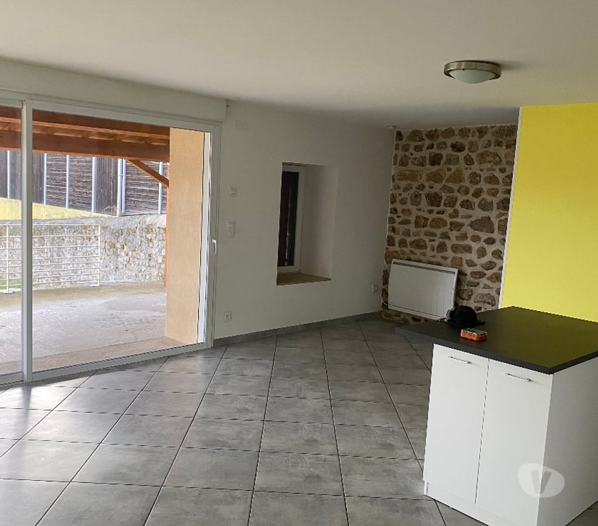 Location maison Puy-de-Dôme Saillant - 63840 - Photos Vivastreet MAISON DE CAMPAGNE