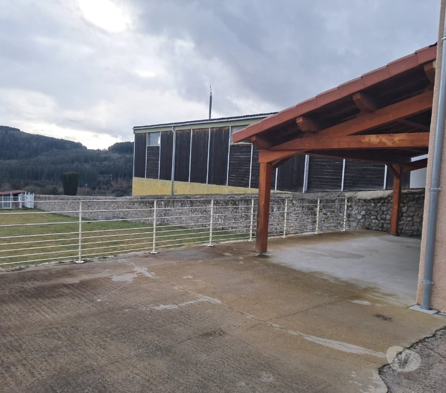 Location maison Puy-de-Dôme Saillant - 63840 - Photos Vivastreet MAISON DE CAMPAGNE