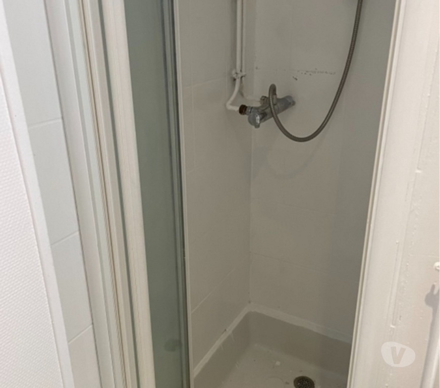 Appartement meublé Hauts-de-Seine Montrouge - 92120 - Photos Vivastreet studio meublé 18m² lit électrique au plafond