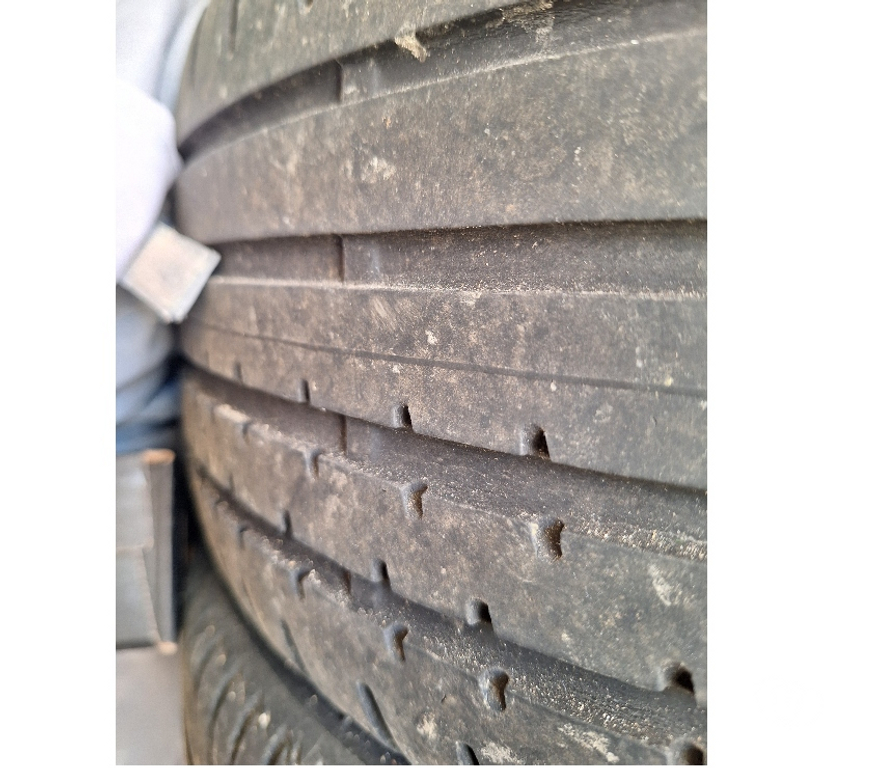 Pièces et services auto Haute-Marne Humes Jorquenay - Photos Vivastreet 4 pneus été sur jantes alu ford