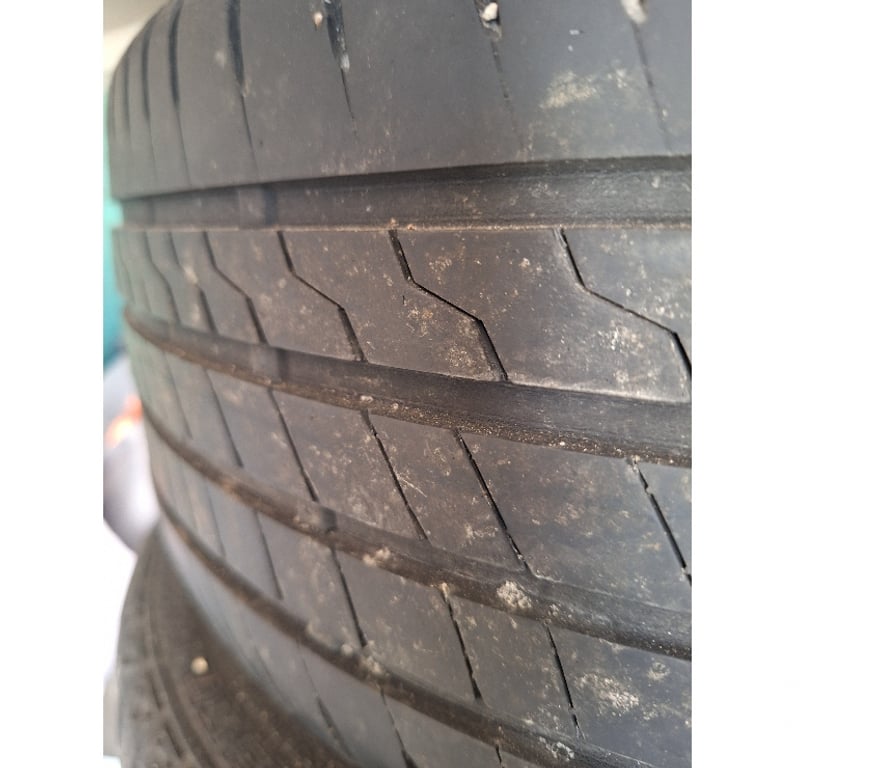 Pièces et services auto Haute-Marne Humes Jorquenay - Photos Vivastreet 4 pneus été sur jantes alu ford