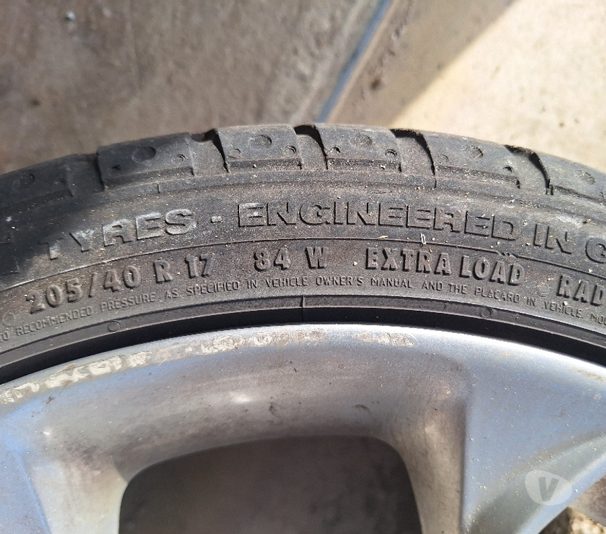 Pièces et services auto Haute-Marne Humes Jorquenay - Photos Vivastreet 4 pneus été sur jantes alu ford