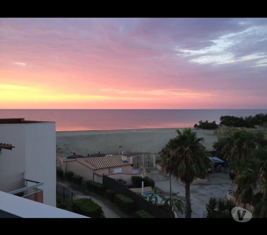 location saisonniere Pyrénées-Orientales St Cyprien - 66750 - Photos Vivastreet Accès direct plage piscine avec une superbe vue
