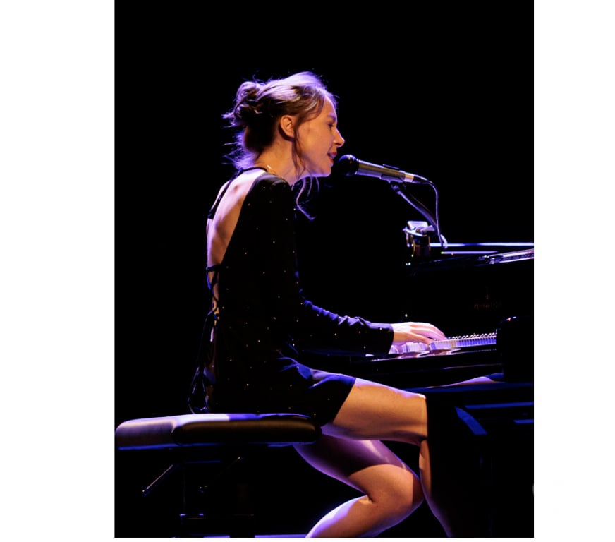 Spectacles Alpes-Maritimes Cannes - 06400 - Photos Vivastreet 2 places pour le concert de Jeanne Cherhal à Cannes samedi