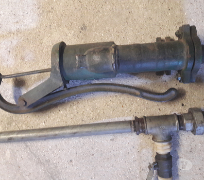 Bricolage - Jardinage Grandfresnoy Oise - Photos Vivastreet pompe de jardin fonte