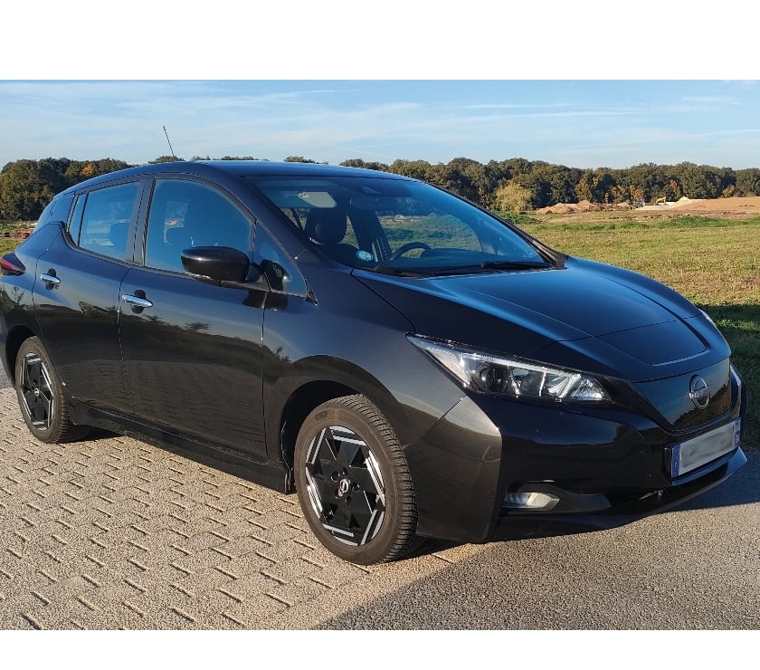 Voiture d'occasion Eure-et-Loir Chartres - 28000 - Photos Vivastreet Nissan Leaf Acenta 21 batterie 40 kWh 150 ch