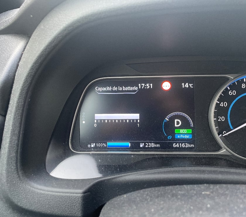 Voiture d'occasion Eure-et-Loir Chartres - 28000 - Photos Vivastreet Nissan Leaf Acenta 21 batterie 40 kWh 150 ch