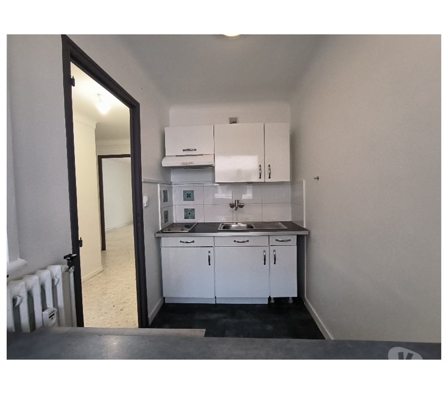 Location appartement Alpes-Maritimes Cannes - 06400 - Photos Vivastreet T1 31 m2 terrasse parking cave