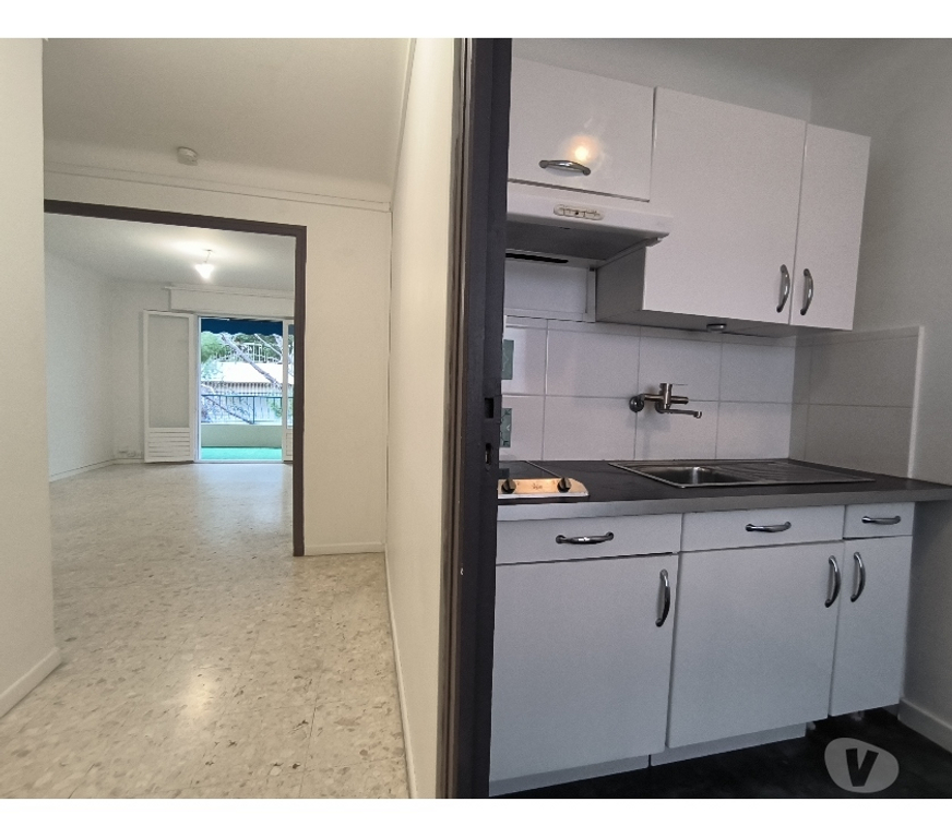 Location appartement Alpes-Maritimes Cannes - 06400 - Photos Vivastreet T1 31 m2 terrasse parking cave