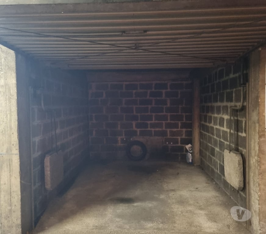 Parkings - Garages Seine-Maritime Rouen - Photos Vivastreet Location garage 1 place Rouen rive droite