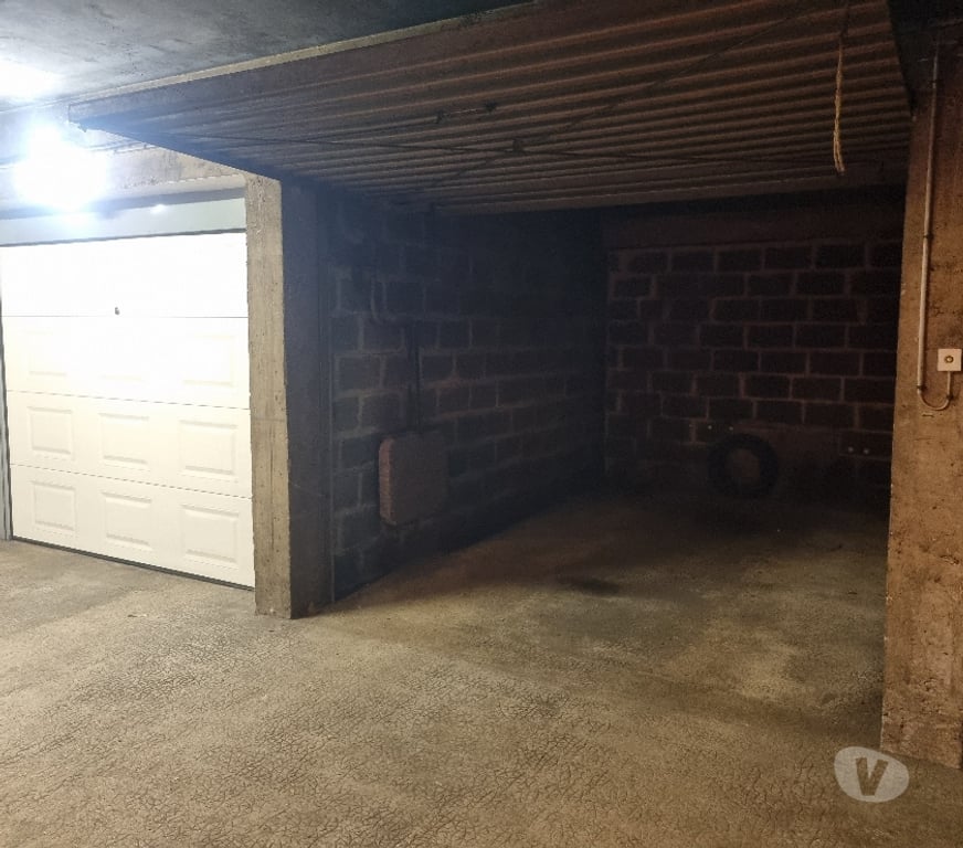 Parkings - Garages Seine-Maritime Rouen - Photos Vivastreet Location garage 1 place Rouen rive droite