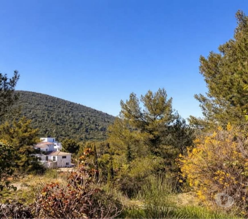 Vente Maison Var Plan d'Aups Ste Baume - 83640 - Photos Vivastreet Grande maison avec studio et piscine