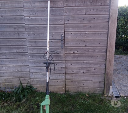 Bricolage - Jardinage Bruyeres le Chatel Essonne - Photos Vivastreet Taille haie telescopique
