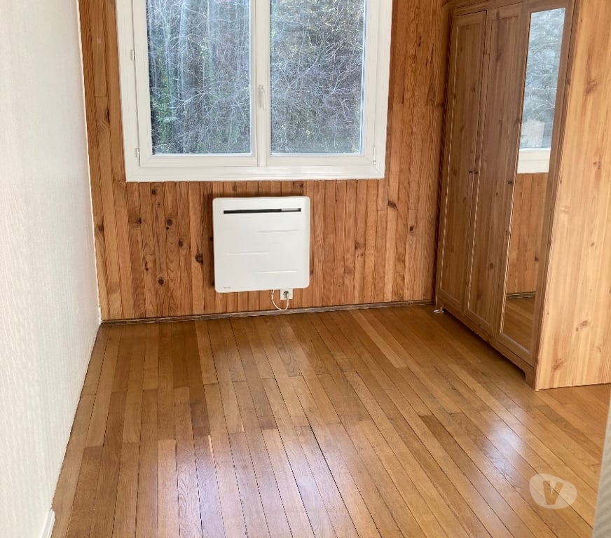 Location appartement Rhône Lyon - Photos Vivastreet Deux. Pièces bus pied de l’immeuble.