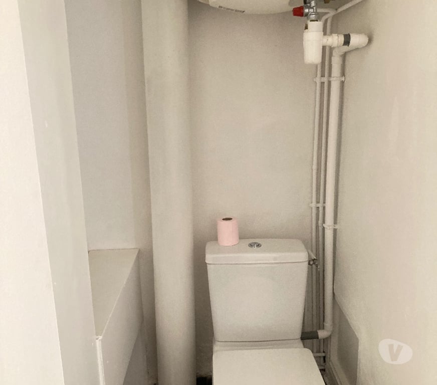 Location appartement Rhône Lyon - Photos Vivastreet Deux. Pièces bus pied de l’immeuble.