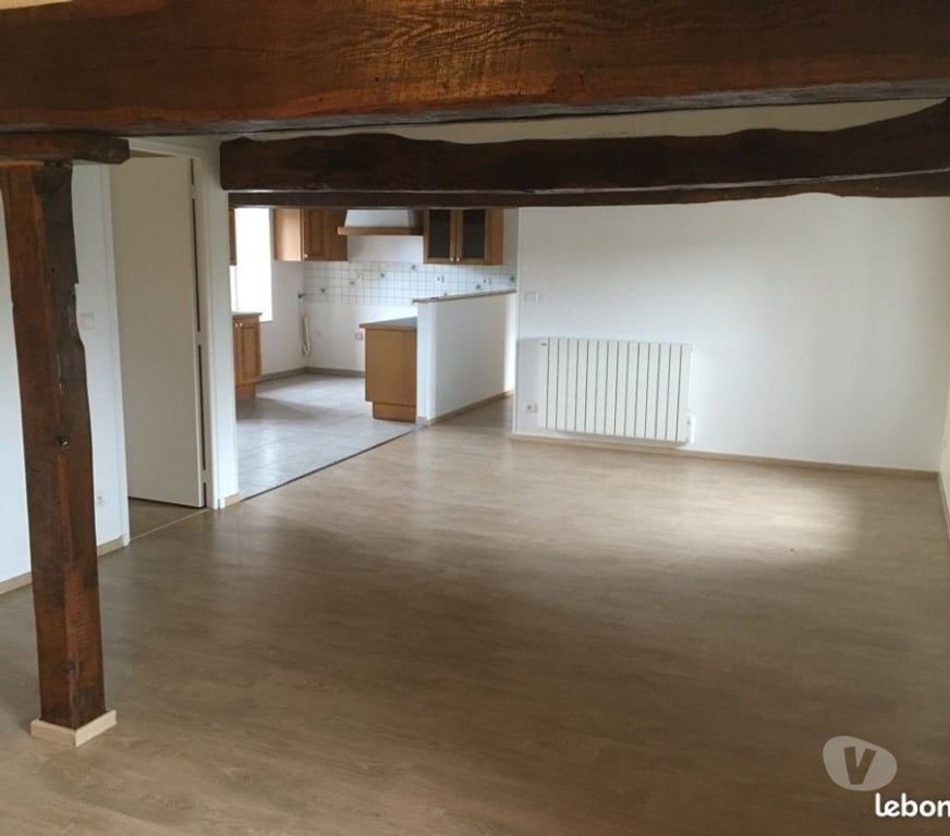 Location appartement Eure-et-Loir Marboue - 28200 - Photos Vivastreet F4 spacieux et lumineux dans moulin bord de Loir