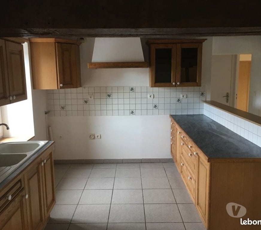 Location appartement Eure-et-Loir Marboue - 28200 - Photos Vivastreet F4 spacieux et lumineux dans moulin bord de Loir